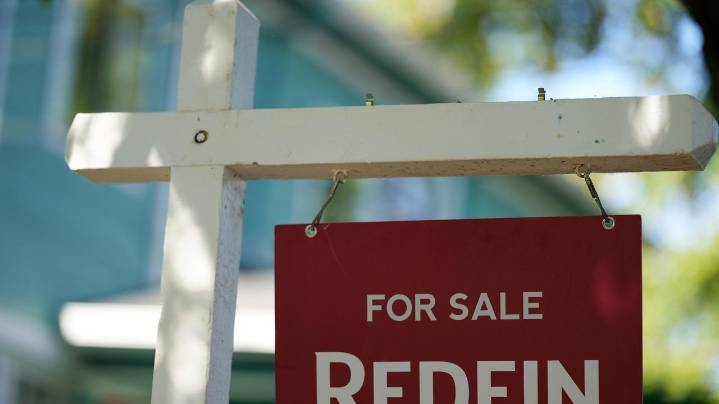 Average rate on a 30-year mortgage drops to lowest level since October