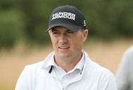 Golf World in Frenzy as Jordan Spieth & Eli Manning Share ‘Priceless’ Moment at PGA Tour Event The golf world was left stunned when Eli Manning caught Jordan Spieth and other pros off guard at a PGA T