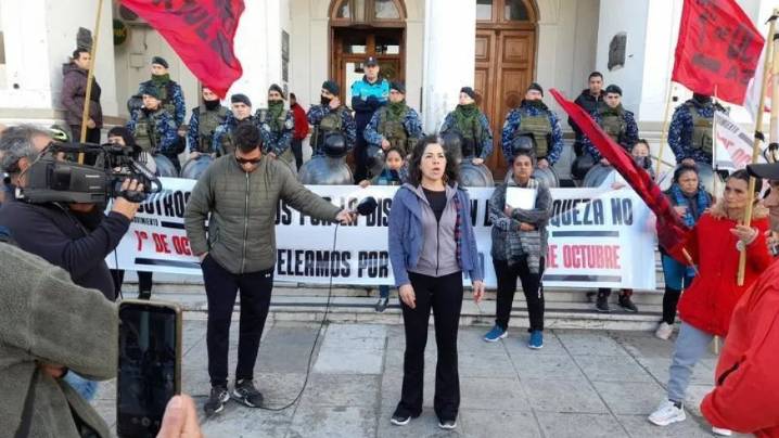 SE MOVILIZÓ LA 1 DE OCTUBRE . "Acá hacen falta soluciones profundas"