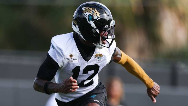 NFL news roundup: Travis Hunter sits out Jaguars practice due to upper body injury
