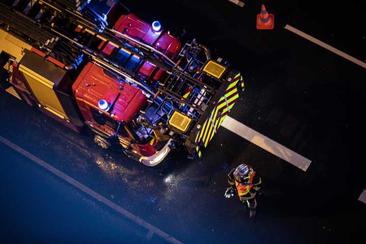 Nueve personas desplazadas tras incendio que devoró una casa