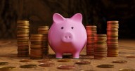$10,000 CD vs. $10,000 high-yield savings account: Here's which one experts recommend now.