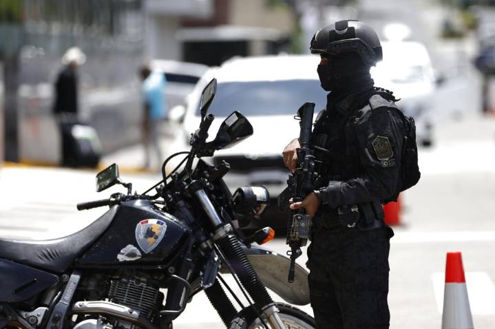 Dos fuertes explosiones en inmediaciones de la base aérea de Colombia