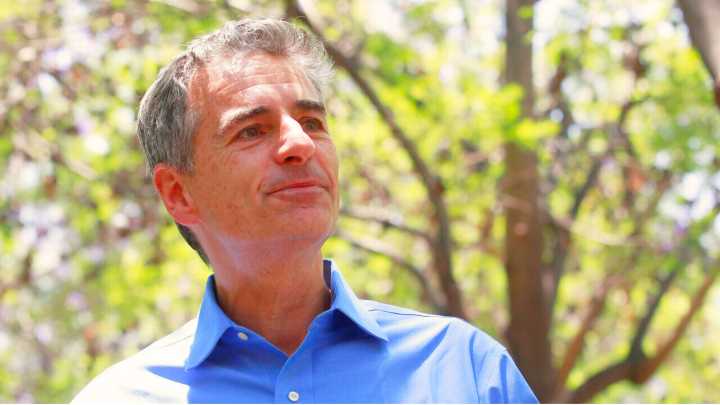 Andrés Velasco: "Mientras tuvimos una buena política crecimos al 7%; se fue al carajo la política, se fue al carajo la economía"