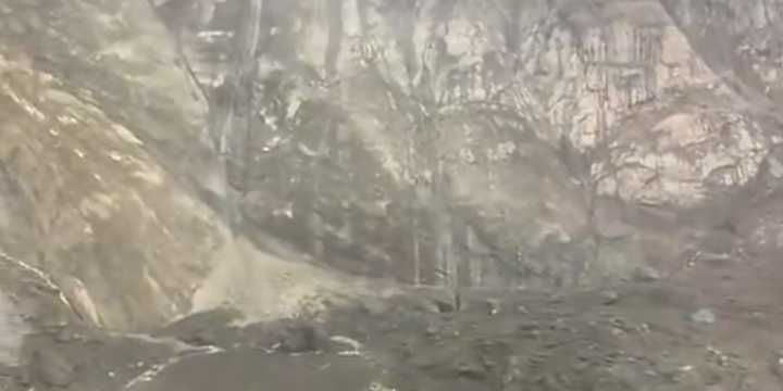 Landslide in Alaska triggers local tsunami with waves of 10