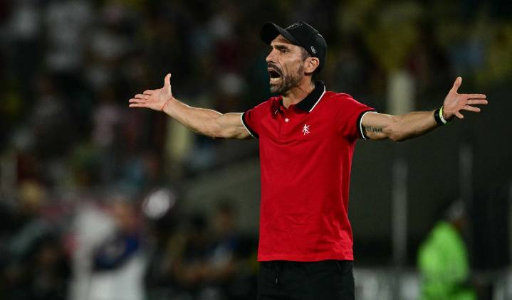 Raimondi dejó dudas de su futuro en América tras eliminación en Copa
