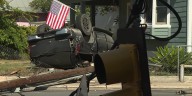 Hispana se salva por poco luego que camioneta se estrellara contra la sala de su casa en Texas