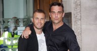 Robbie Williams has reunited with former bandmate Gary Barlow