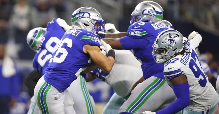 Seahawks announce third throwback uniform game, this time on the road