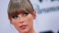 Taylor Swift actualiza el estado de salud de su padre después de mudarse con él tras una cirugía cardíaca