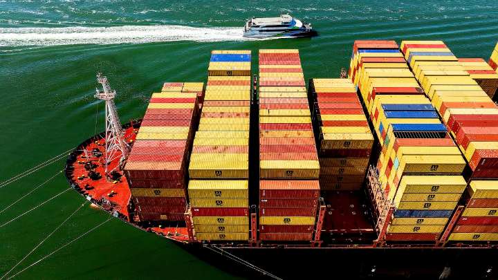 Entran en vigor los amplios aranceles de Trump mientras aparecen los primeros efectos económicos
