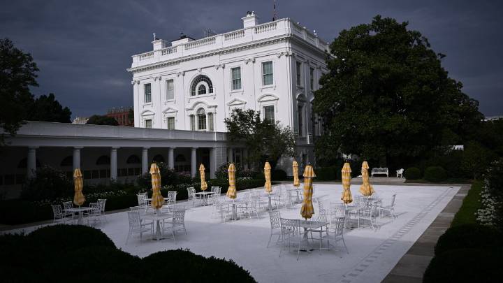 Trump makes over the Rose Garden, Mar