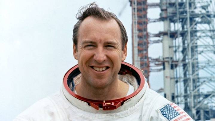 Muere Jim Lovell, astronauta de la NASA que dijo la famosa frase de "Houston, tenemos un probl...