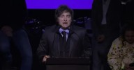 Javier Milei habla en un acto en Junín, en medio de las presuntas coimas en Discapacidad: denuncian agresión a La Libertad Avanza