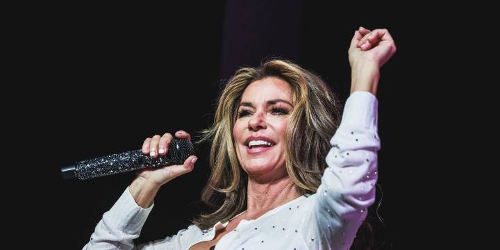 Shania Twain Celebrates 60th Birthday by Sharing Rare 1980s Photo