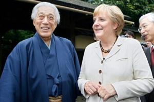 Japan’s grand tea master Sen Genshitsu dies at 102: reports