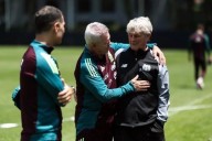 Visita Bora Milutinovic al Tri del 'Vasco'
