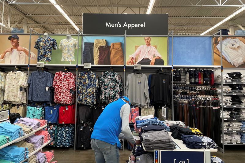 US retail sales increase solidly in July