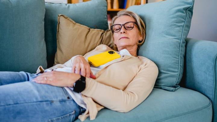 Six surprising, low-effort ways to boost your attention span, according to a neurologist