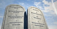 Conservative Groups Fund Drive to Place Ten Commandments in Texas Schools