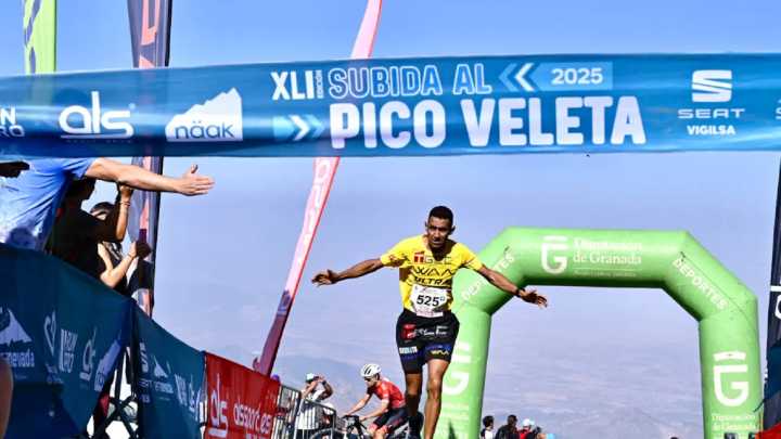 Subida al Pico Veleta: tercer triunfo consecutivo del 'Rey del Desierto' en el estreno de Azahara García