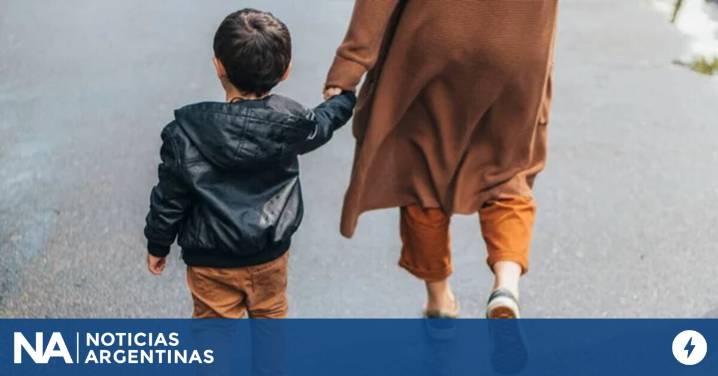 Autorizan a una madre extranjera a regresar a su país con su hijo pese a la negativa del padre