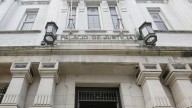 El TSXG anula la expulsión de un hombre con trabajo, aunque lo condenaron por atentado en Ferrol