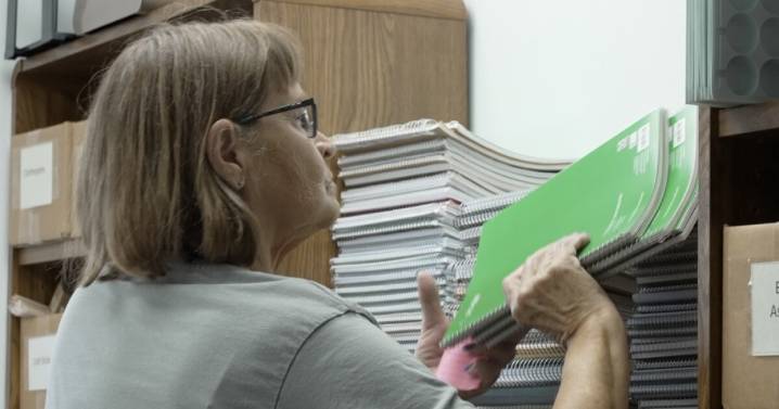 Teachers get free back to school supplies at Oshkosh non