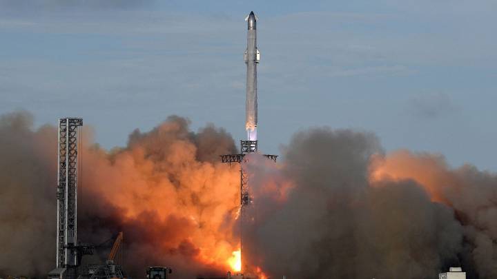 La nave Starship de SpaceX cumple con éxito su décima prueba