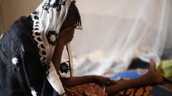 Indignación en Gambia por la muerte de una bebé de un mes tras sufrir una mutilación genital