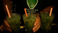 Entre desvelos y copas: la vida nocturna detrás de una barra