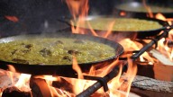 El mejor restaurante de carretera de la A3 para comer paella valenciana: todos los arroces son a leña