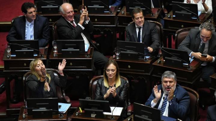 El kirchnerismo presiona en el Senado para tratar cinco decretos de Milei y convertir en ley los proyectos que el Gobierno rechaza