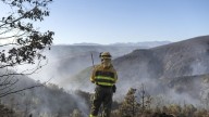 El fuego obliga a desalojar a unas 700 personas de varios pueblos de El Bierzo (León)