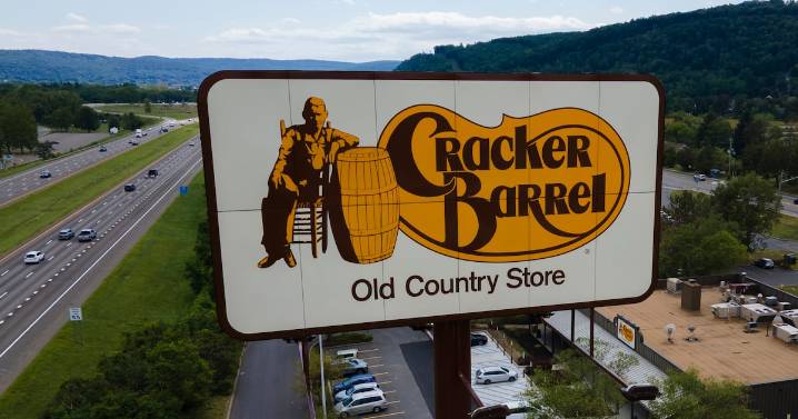 What Trump and Newsom said about the return to the old Cracker Barrel logo