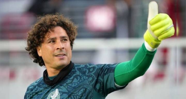 Guillermo Ochoa sorprende: firmaría con el peor club para llegar al Mundial