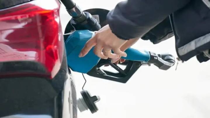 El Gobierno dispuso que los impuestos a los combustibles se ajusten por inflación
