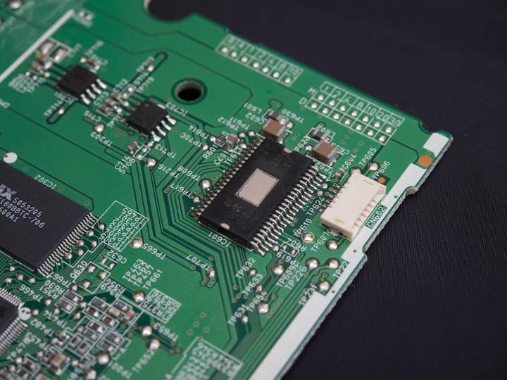 Donald Trump anuncia aranceles del 100% sobre chips y semiconductores