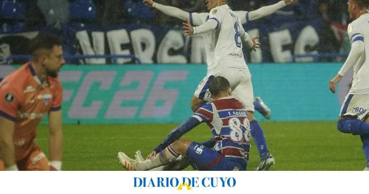 Vélez se clasificó a cuartos tras vencer a Fortaleza 