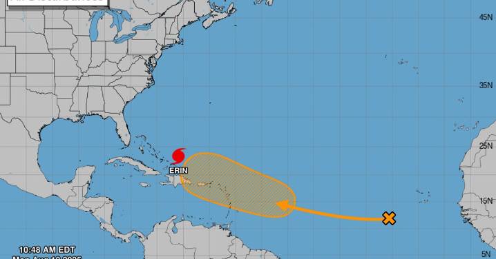 Ordena EUA evacuaciones en Carolina del Norte por “dramático” aumento del huracán “Erin”
