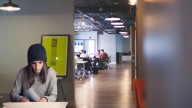 La mayoría de los jóvenes de la 'Generación Z' prioriza la estabilidad laboral y horaria