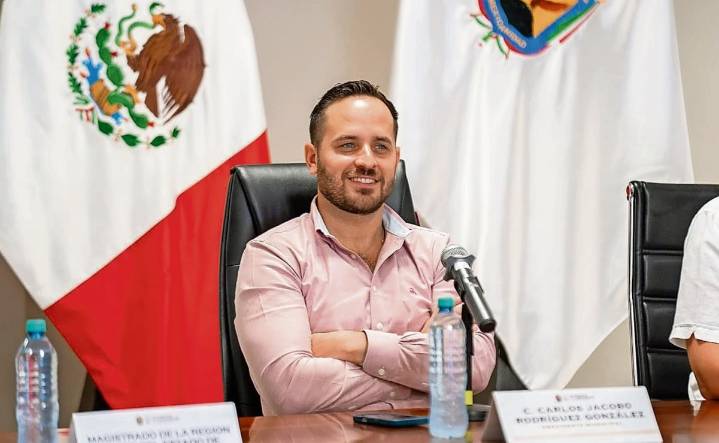 En mañanera de alcalde morenista de Piedras Negras se reza antes de iniciar