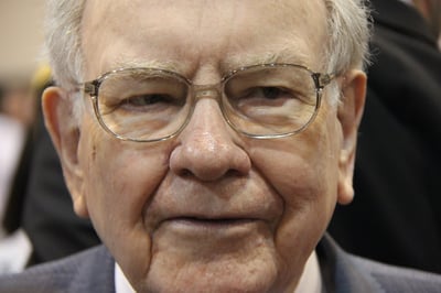 Warren Buffett Just Issued a $344 Billion Ominous Warning to Wall Street -