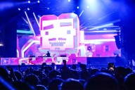 El DJ Tiësto reunió a miles de fanáticos en el Foro de la FENAPO