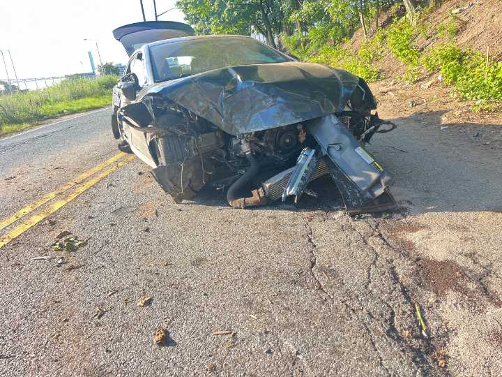 Police respond to severely damaged car on Staten Island