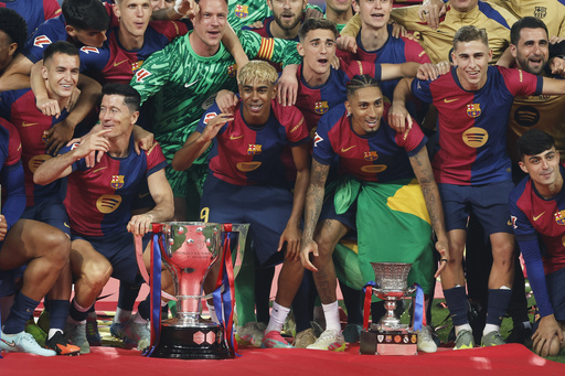 La Liga de España arranca con un Barcelona que asusta a sus dos rivales de Madrid