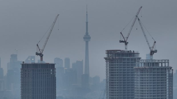 Ontario labour federation urges more worker protections as air quality concerns grow