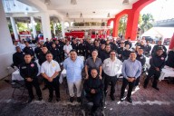 Estefanía Mercado reconoce valentía y entrega de los bomberos de Playa del Carmen