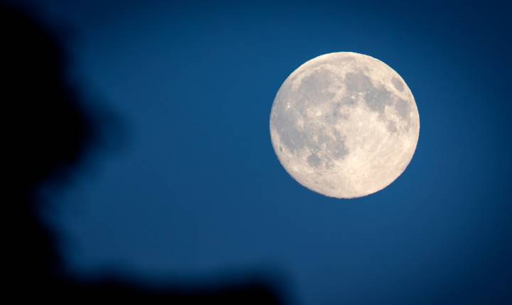 Full August moon to shine before Perseid meteor shower sparkles