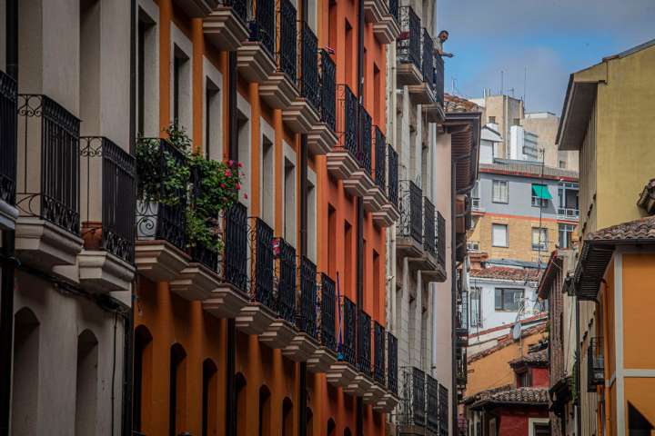 Las compraventas de viviendas subieron un 24,6 % en junio